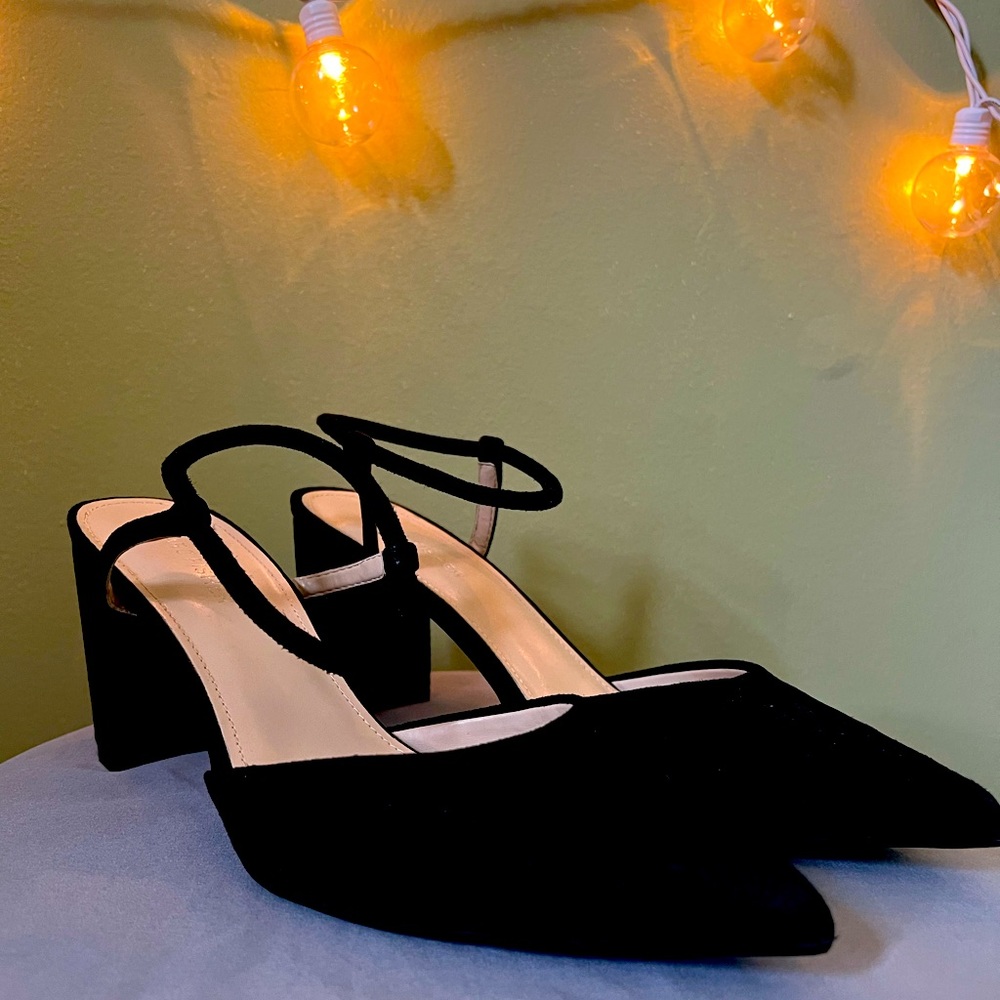 Black 8 1/2 Marc Fisher Heels